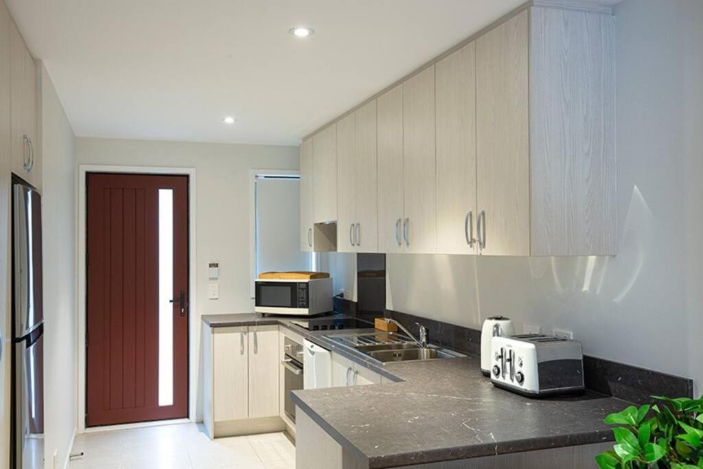Home From Home City Apartment 基督城 外观 照片